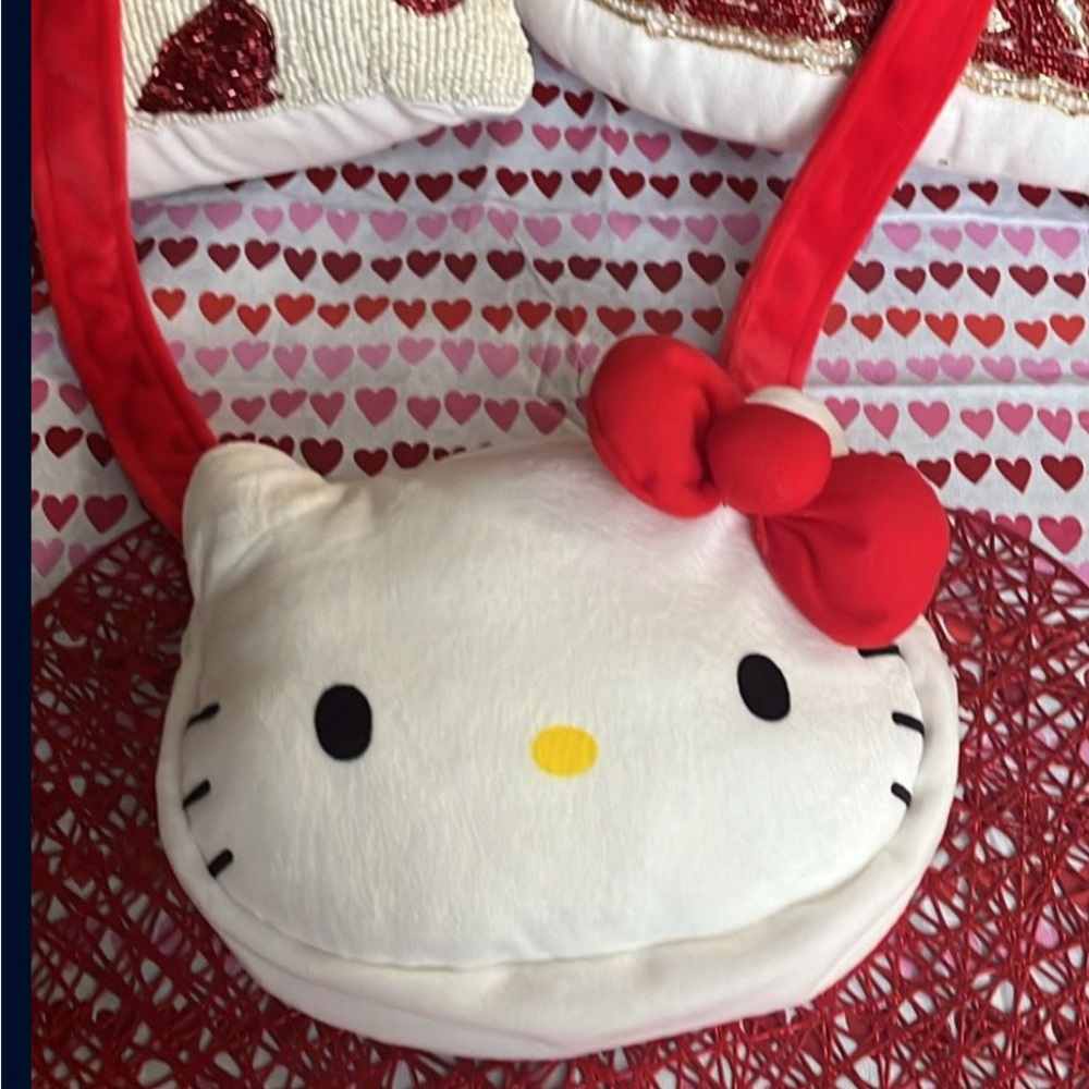 Small size plush handbag